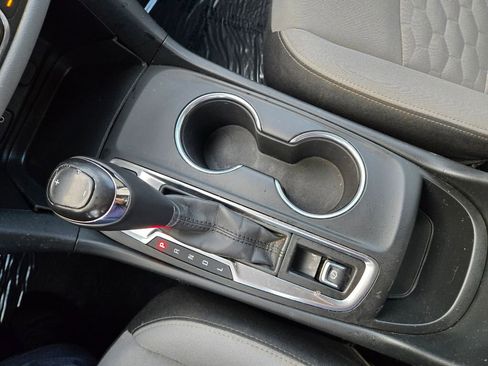 Used 2018 Chevrolet Equinox LT image 39