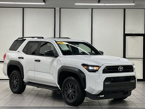 Used 2025 Toyota 4Runner SR5 AWD/4WD image 1