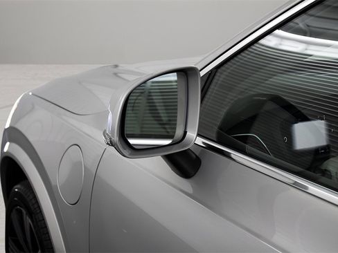 Certified 2025 Volvo XC90 T8 Plus w/ Protection Package Premier image 10