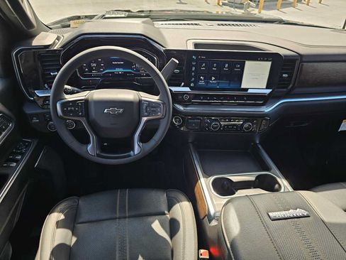 Used 2024 Chevrolet Silverado 2500 High Country w/ High Country Premium Package AWD/4WD image 18