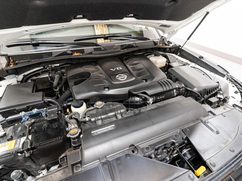 Used 2023 Nissan Armada Platinum w/ Captain's Chairs Package image 39