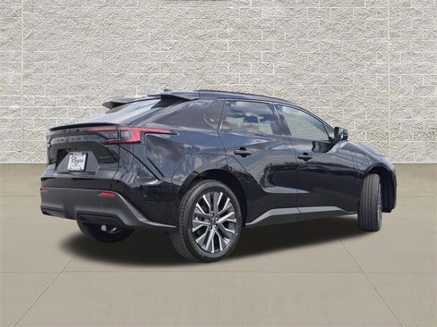 New 2026 Subaru Solterra AWD/4WD image 7