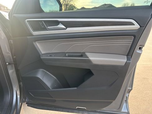 Used 2022 Volkswagen Atlas SE image 48