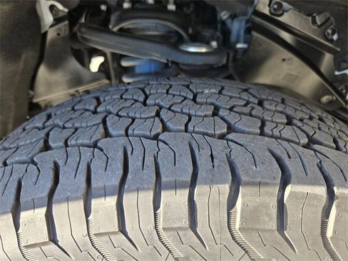 Used 2024 Toyota Tacoma TRD Off-Road image 8