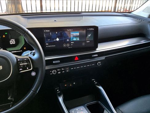 Used 2025 Kia Sorento EX w/ EX Panoramic Sunroof Package image 6