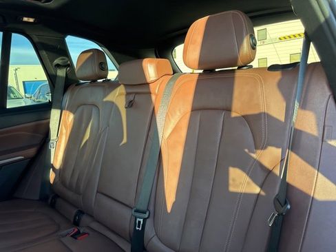 Used 2022 BMW X5 xDrive40i w/ M Sport Package image 27