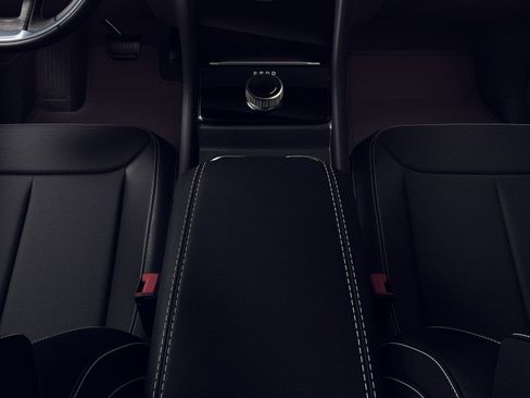 New 2026 Jeep Grand Cherokee L 2WD image 4