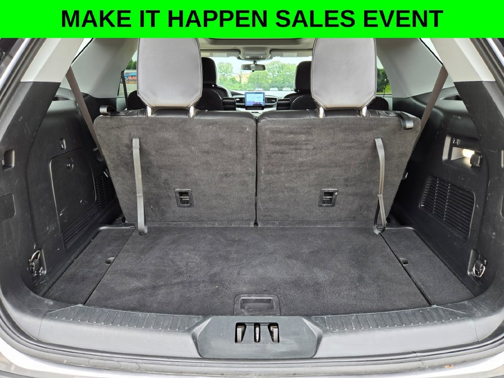 Used 2022 Ford Explorer XLT w/ Equipment Group 202A AWD/4WD image 30