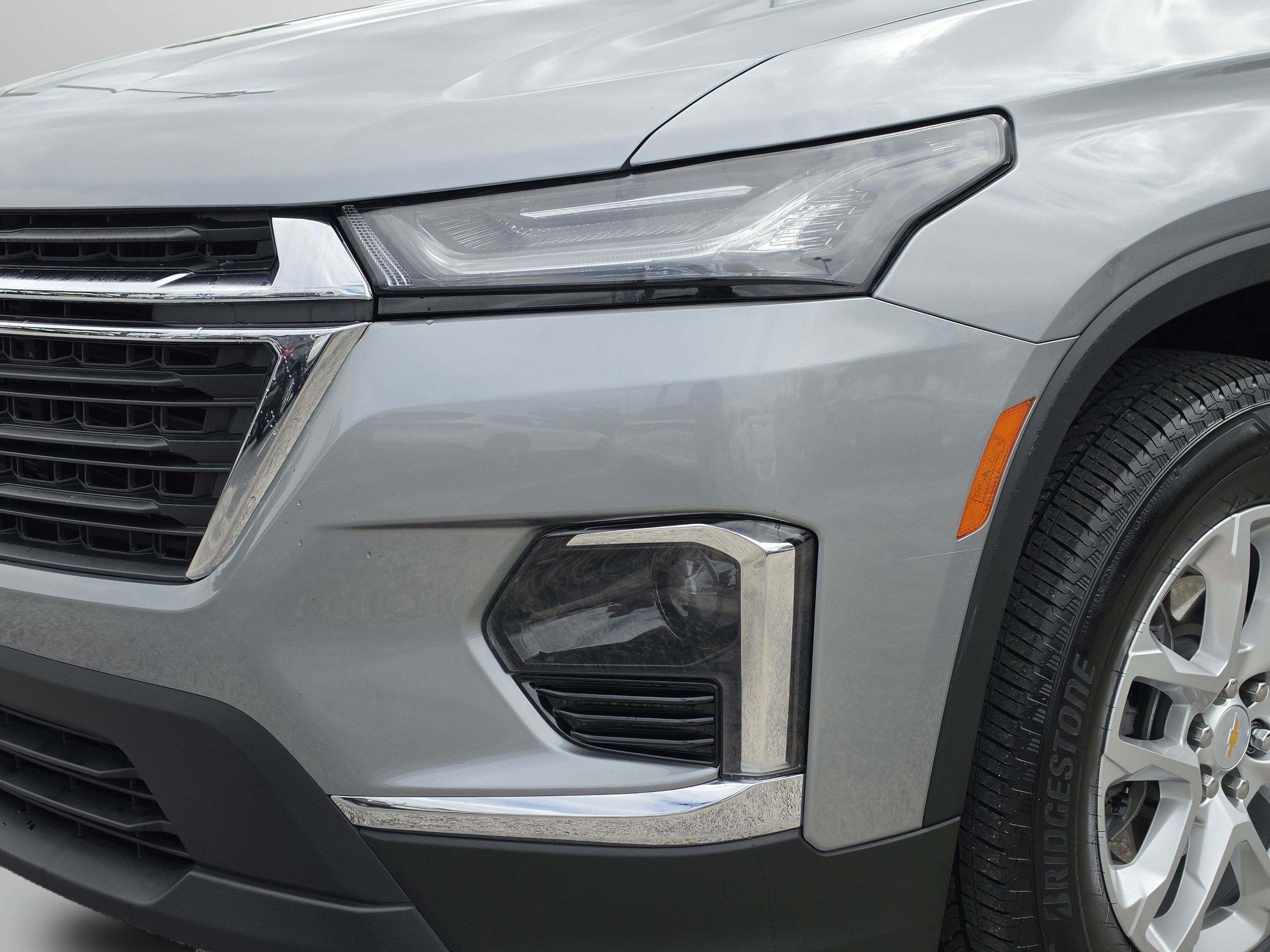 Used 2023 Chevrolet Traverse LS w/ Safety Package FWD image 13