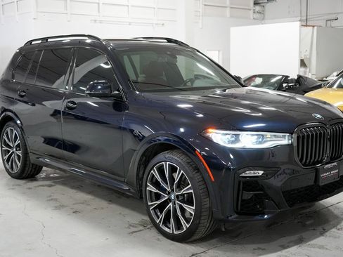 Used 2022 BMW X7 M50i w/ Dynamic Handling Package image 8