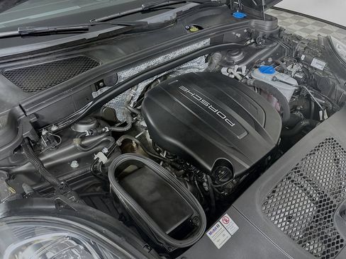 Used 2018 Porsche Macan image 26