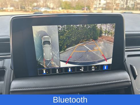 Used 2022 Chevrolet Tahoe Z71 w/ Luxury Package image 16