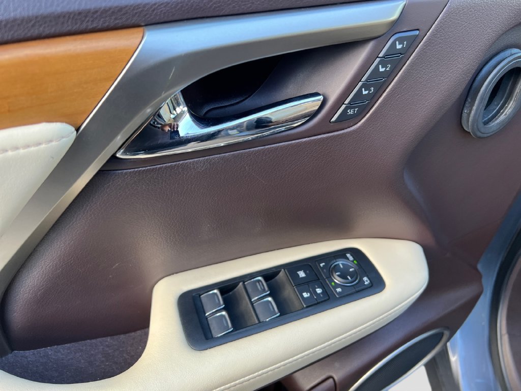 Used 2019 Lexus RX 450h AWD image 11