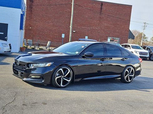 Used 2018 Honda Accord Sport image 3