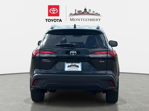 Used 2026 Toyota Corolla Cross XLE w/ Convenience Package FWD image 4