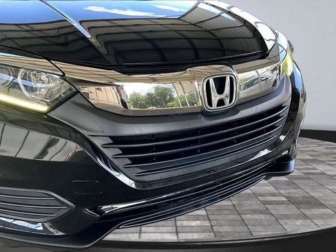Used 2019 Honda HR-V LX image 29