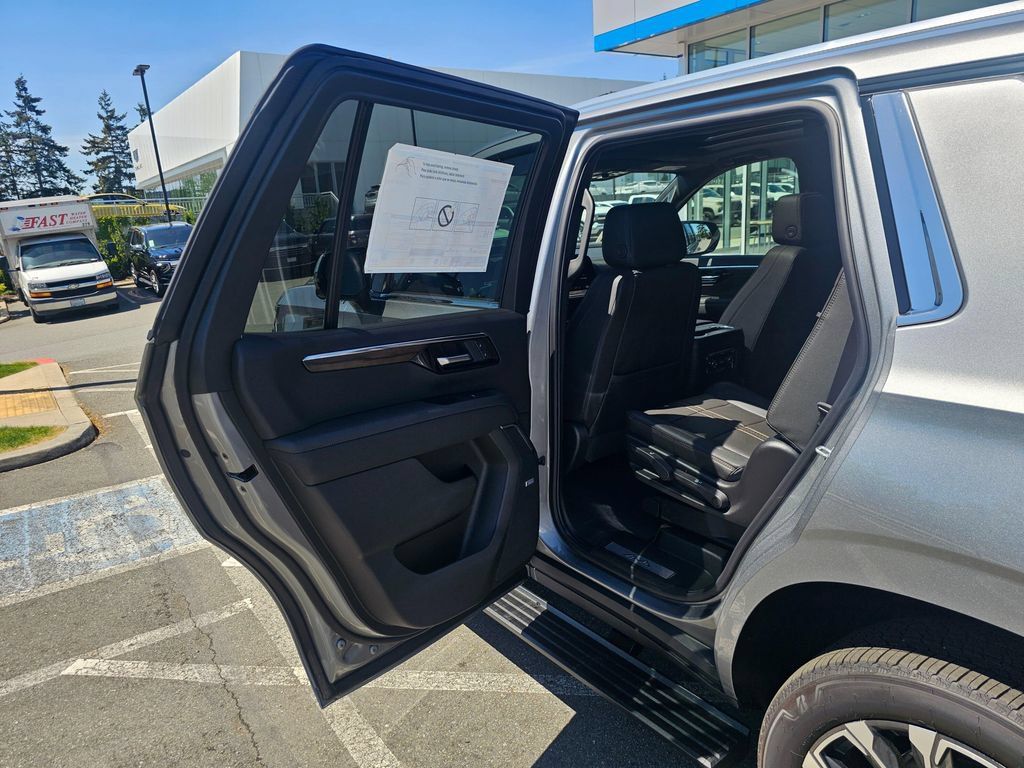 New 2026 Chevrolet Tahoe High Country AWD/4WD image 16