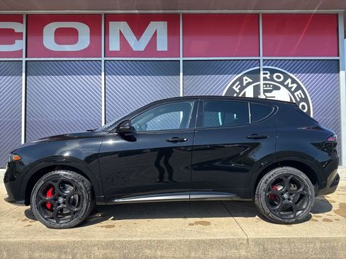 New 2026 Alfa Romeo Tonale w/ Quick Order Package 23H Volce AWD/4WD image 10