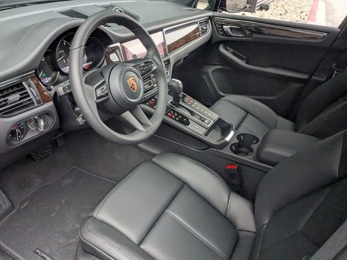 New 2026 Porsche Macan AWD/4WD image 4