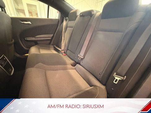 Used 2022 Dodge Charger SXT RWD image 2