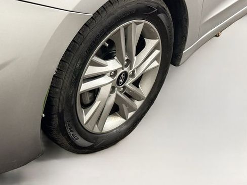 Used 2020 Hyundai Elantra SEL FWD image 16