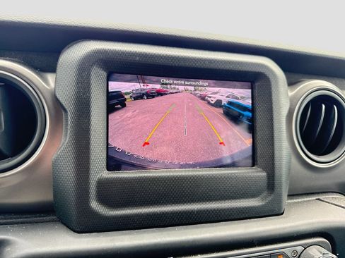 Used 2021 Jeep Wrangler Unlimited Sport AWD/4WD image 14