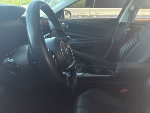 Used 2023 Hyundai Elantra Limited FWD image 34