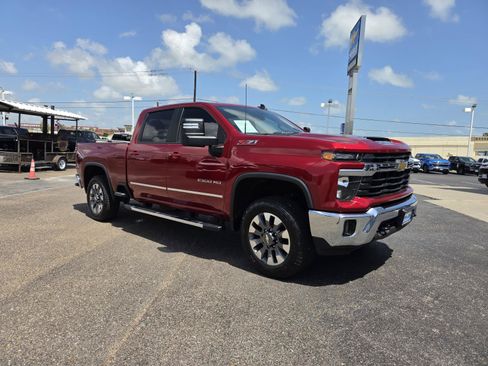 Used 2024 Chevrolet Silverado 2500 LT AWD/4WD image 7