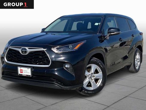 Certified 2024 Toyota Highlander LE image 1