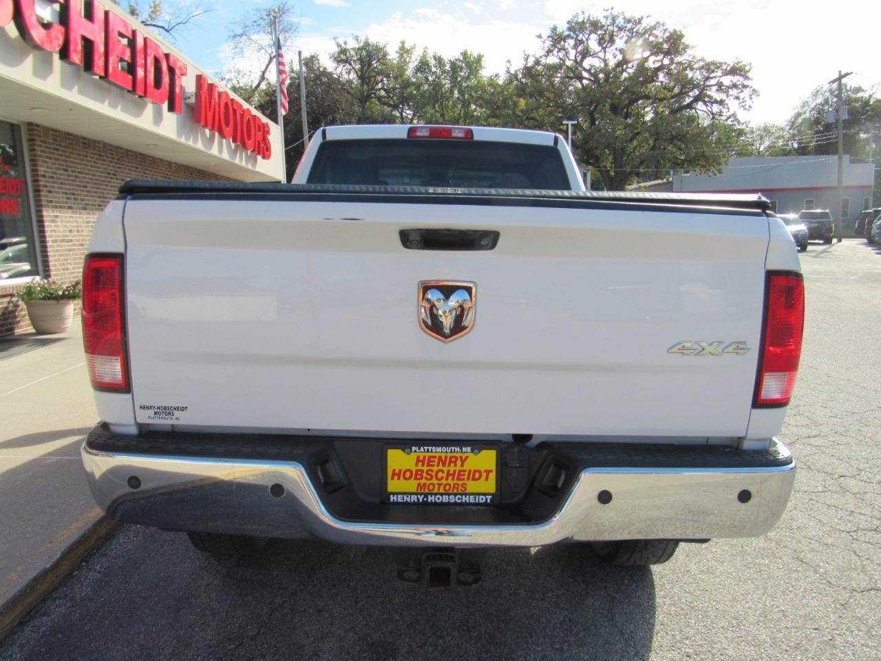 Used 2015 RAM 2500 Tradesman w/ Chrome Appearance Group AWD/4WD image 3