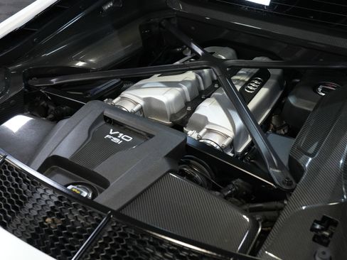 Used 2018 Audi R8 V10 plus image 43