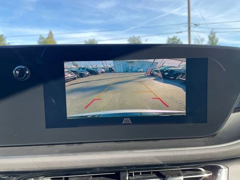 Used 2025 Buick Envista Sport Touring image 17