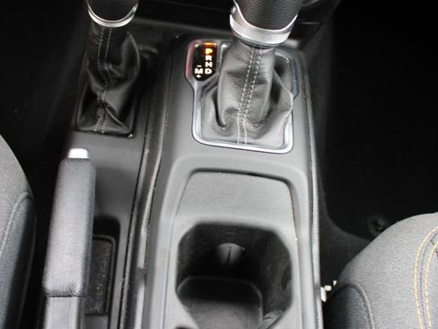 Used 2025 Jeep Wrangler Unlimited Sport AWD/4WD image 24