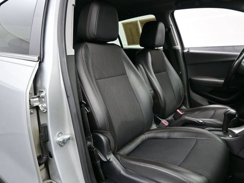 Used 2018 Chevrolet Trax LT w/ Driver Confidence Package FWD image 14
