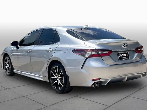 Used 2022 Toyota Camry SE w/ Audio Upgrade Package FWD image 12