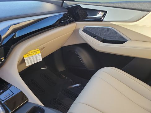 Used 2025 Acura MDX FWD image 21