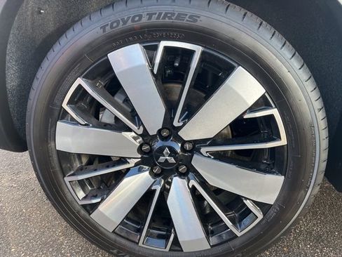 New 2025 Mitsubishi Outlander SEL image 10