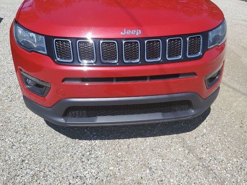 Used 2021 Jeep Compass Latitude AWD/4WD image 2