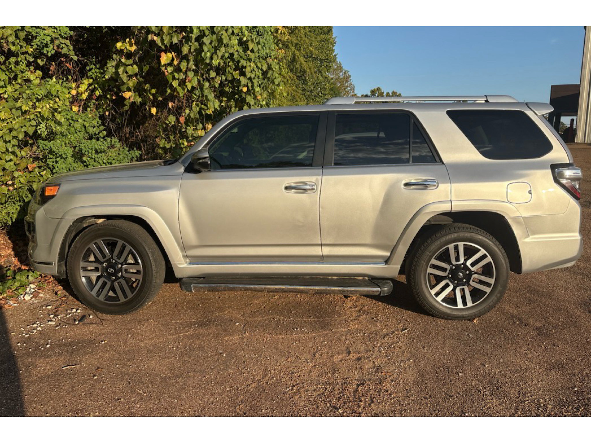 Used 2023 Toyota 4Runner Limited RWD image 1