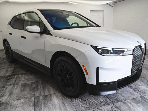 Used 2024 BMW iX xDrive50 w/ Premium Package image 3