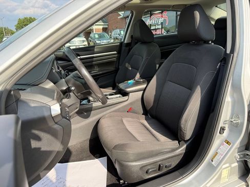 Used 2023 Nissan Altima 2.5 SV w/ SV Premium Package AWD/4WD image 2