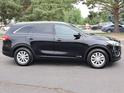 Used 2016 Kia Sorento LX AWD/4WD image 3