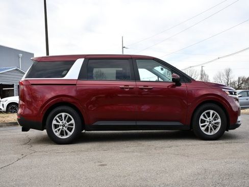 Used 2024 Kia Carnival LX image 8