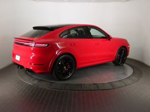 Certified 2025 Porsche Cayenne GTS AWD/4WD image 7