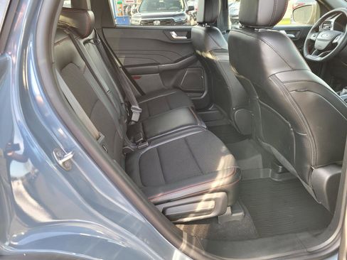 Used 2025 Ford Escape ST-Line w/ Cold Weather Package image 17