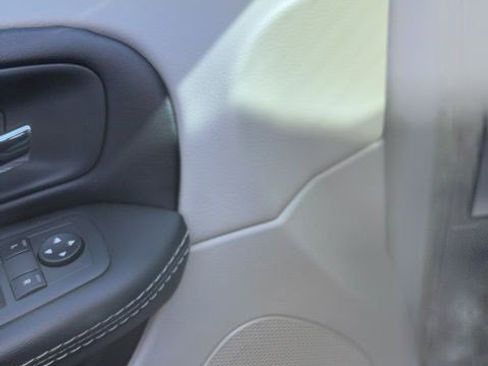Used 2020 Dodge Grand Caravan SXT image 22