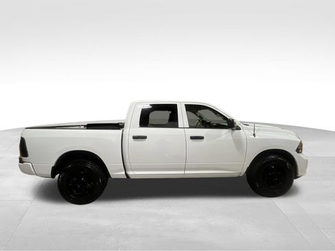 Used 2017 RAM 1500 Express AWD/4WD image 4