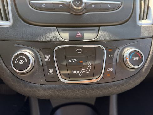 Used 2017 Chevrolet Malibu LS FWD image 11