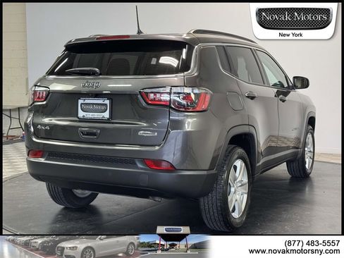 Used 2022 Jeep Compass Latitude image 10