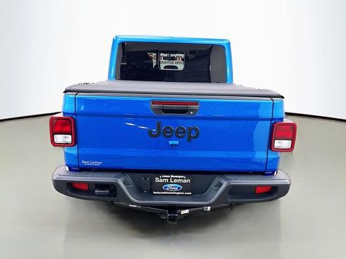 Used 2025 Jeep Gladiator Sport image 6